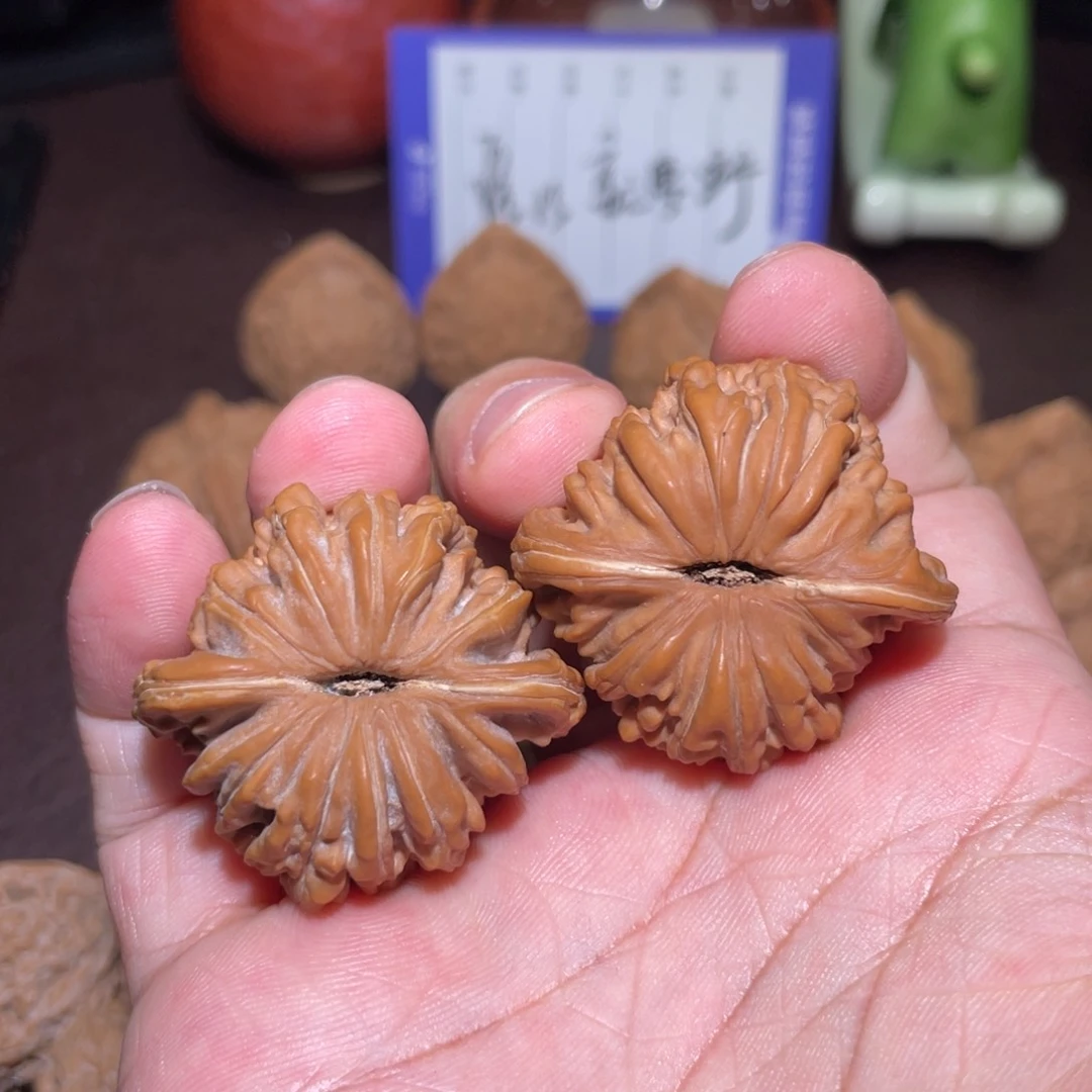 小****儿文玩核桃四座楼37尺