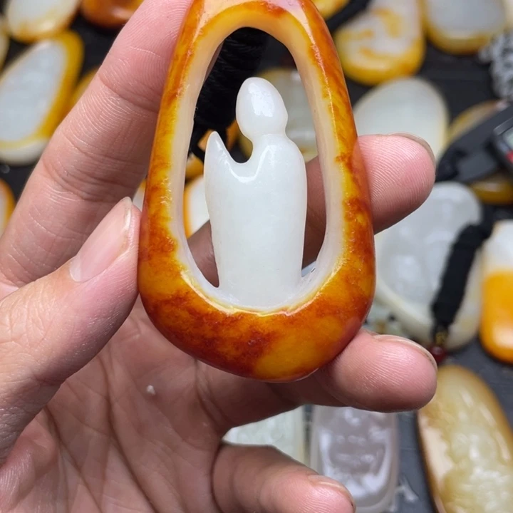 【闪购商品】颈饰未镶嵌和田玉