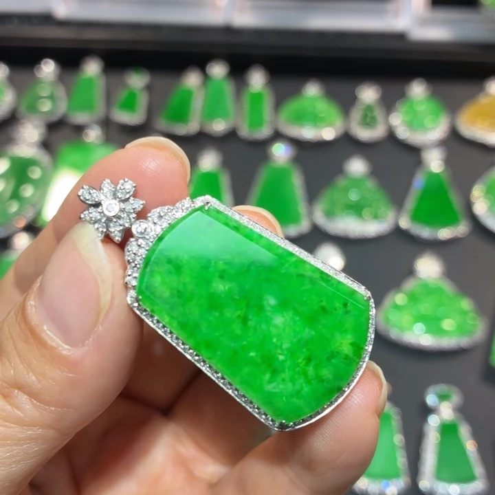 翡翠18K金镶嵌吊坠(不含链)翡翠