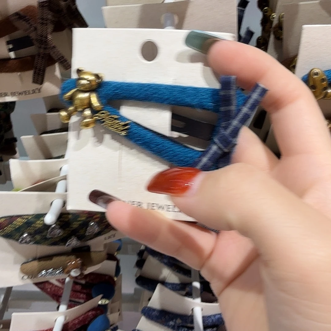 皮质铁合金蓝色三角小熊，拜拜20