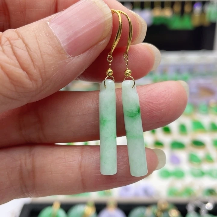 翡翠18K金镶嵌耳饰