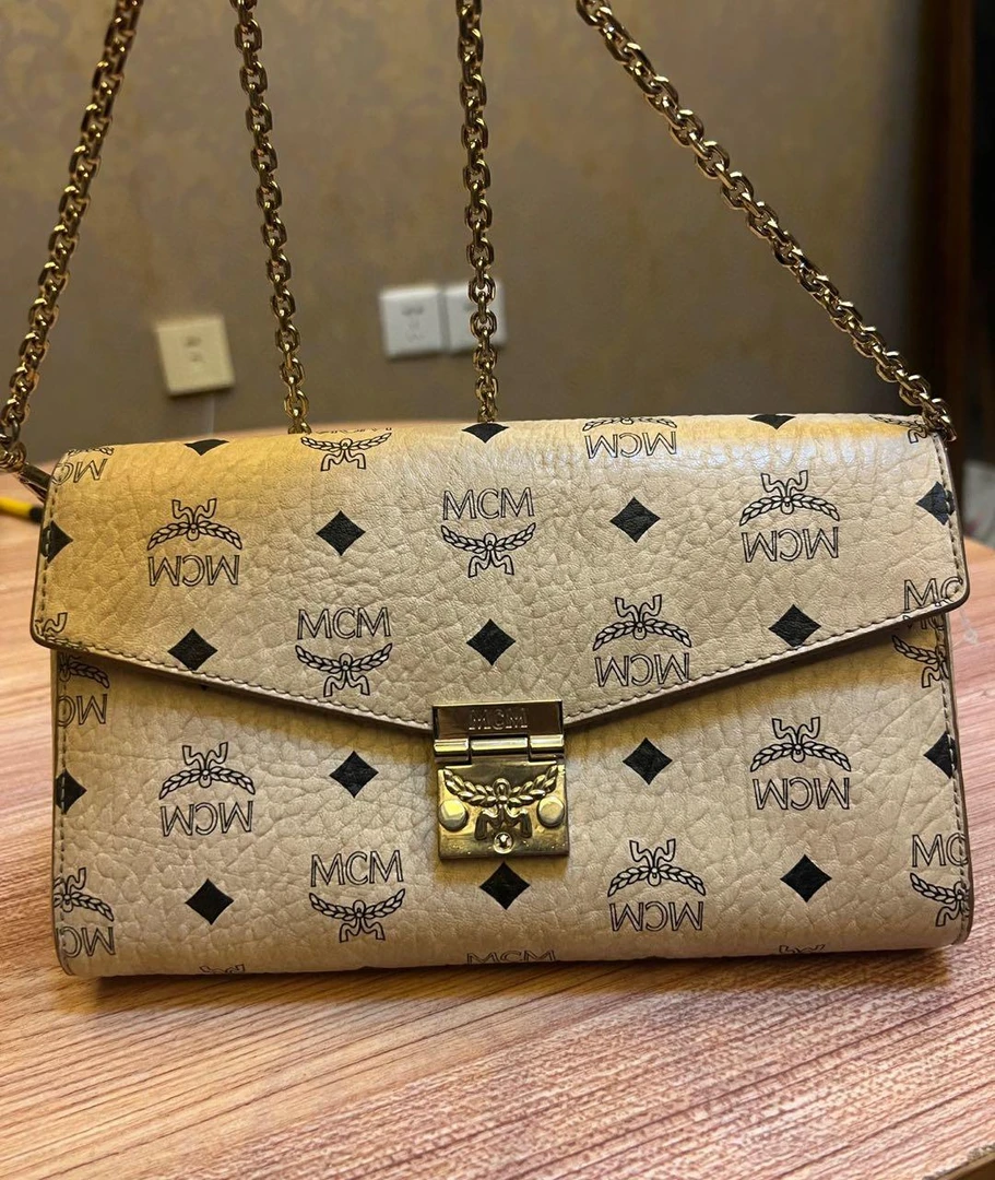 95新 mcm斜挎包 24292