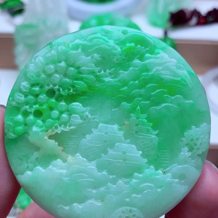 吊坠(不含链)未镶嵌翡翠