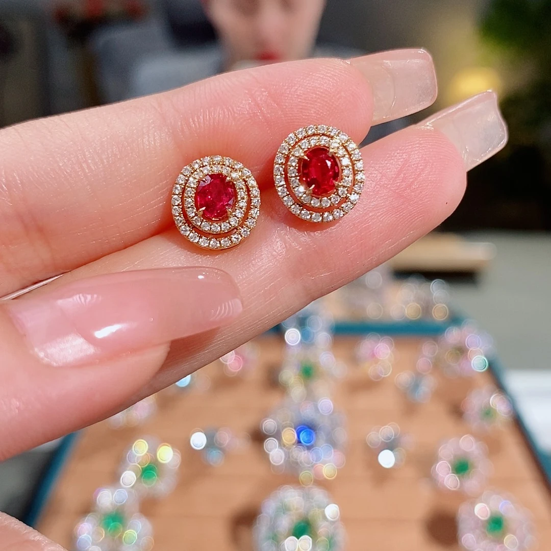 18K金镶嵌耳饰红宝石0.6ct无烧