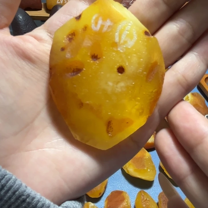 定制琥珀未镶嵌波罗的海琥珀
