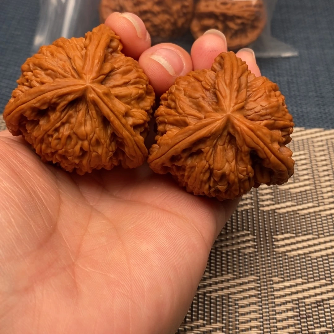 幼***炮吊坠文玩核桃三棱