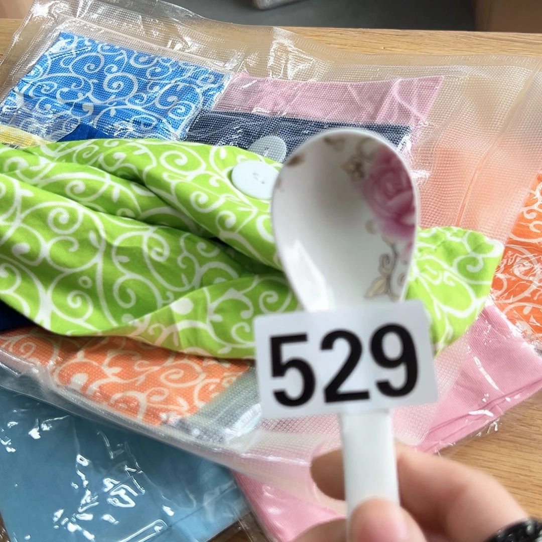 摆件发两包…………………………………………