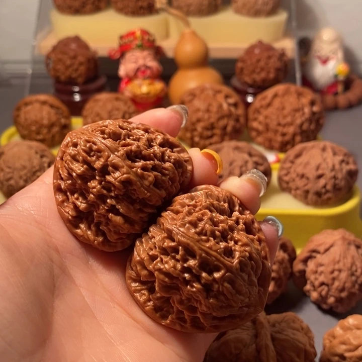 文玩核桃吊坠45三角南疆