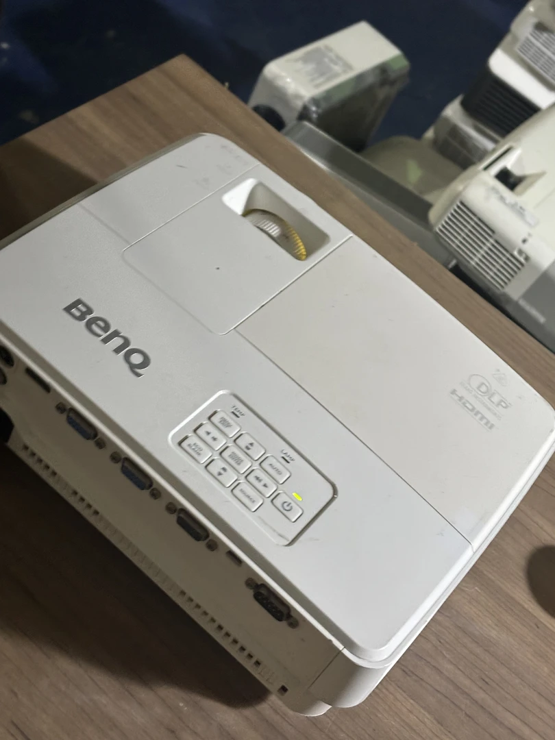 9新 Benq/明基 二手 明基投影仪 运费自理
