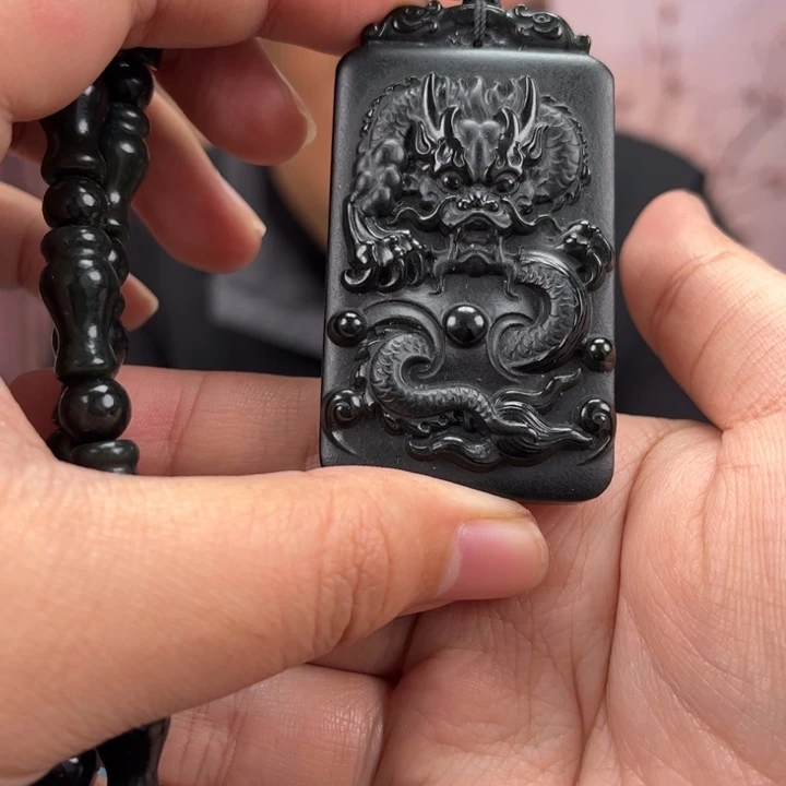 善***缘和田玉未镶嵌颈饰