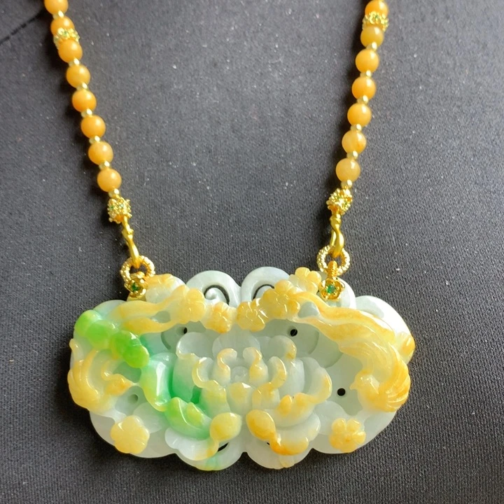 翡翠颈饰未镶嵌翡翠