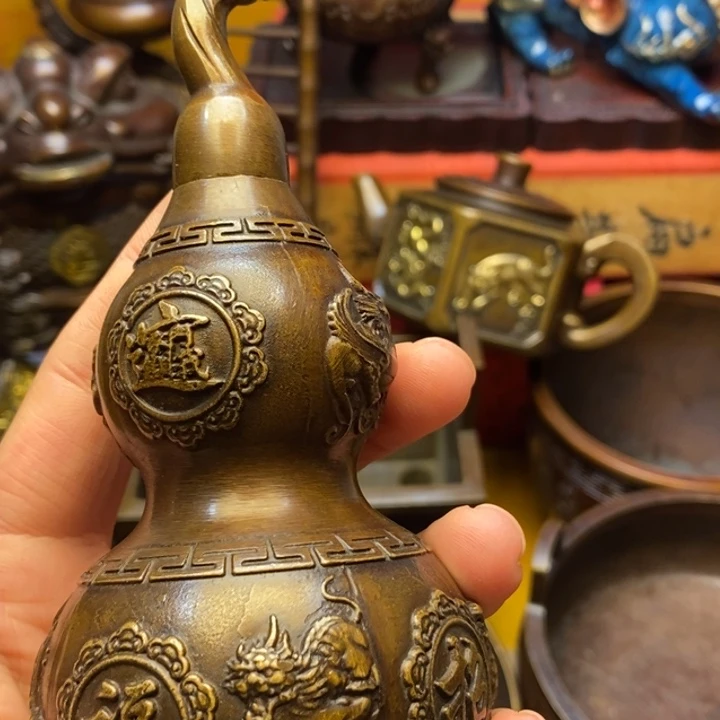 铜器摆件做工精良