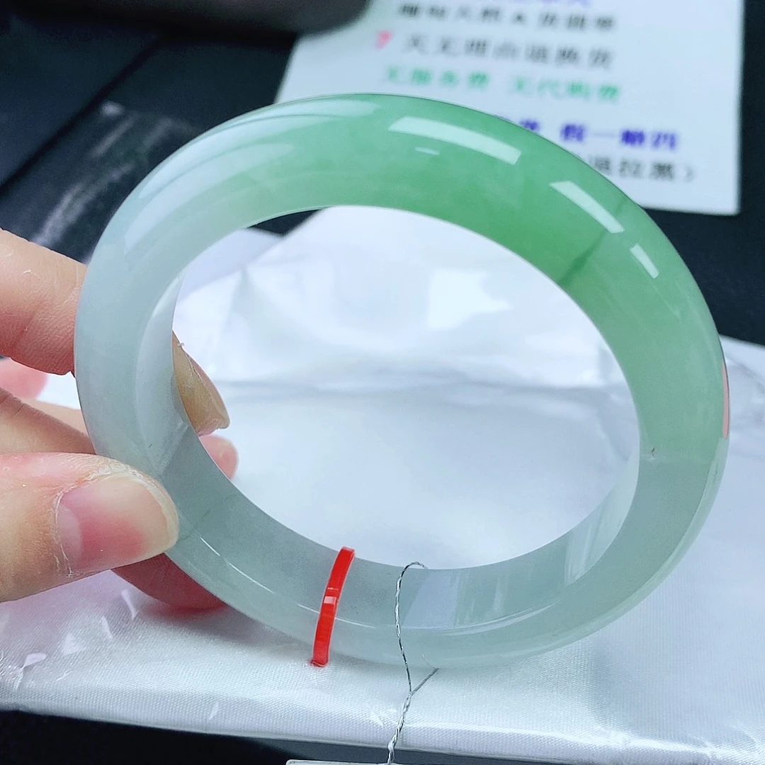 翡翠手镯未镶嵌58圈