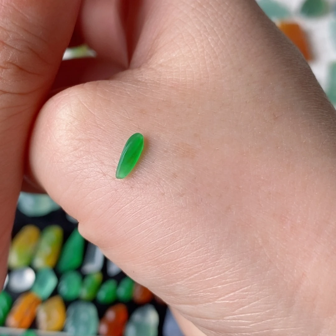 定制翡翠未镶嵌随行