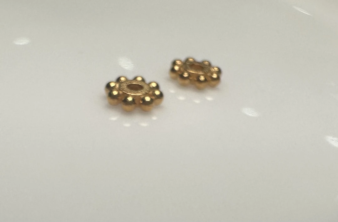 18k金时尚配饰花隔片一对尺寸4.6