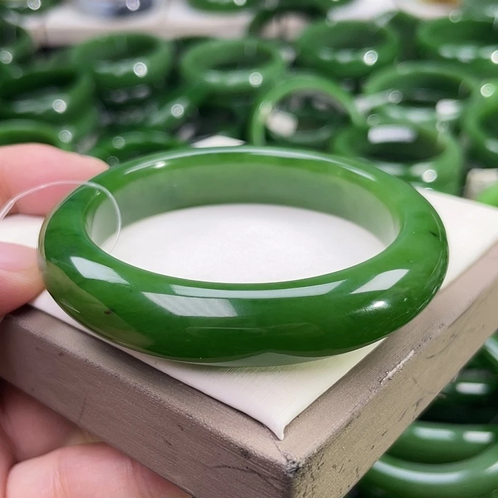 未镶嵌手镯和田玉（碧玉）
