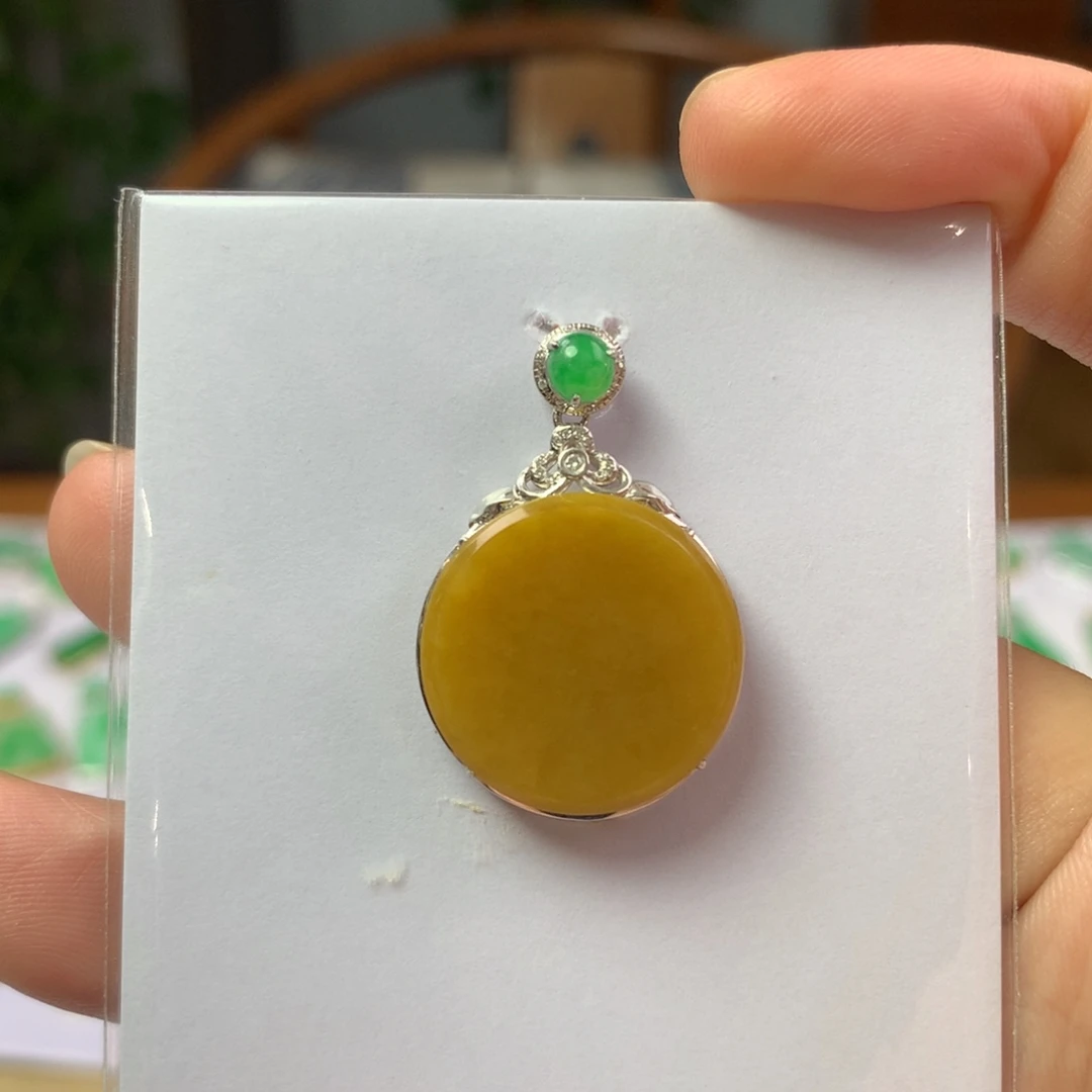 翡翠18K金镶嵌颈饰翡翠首饰