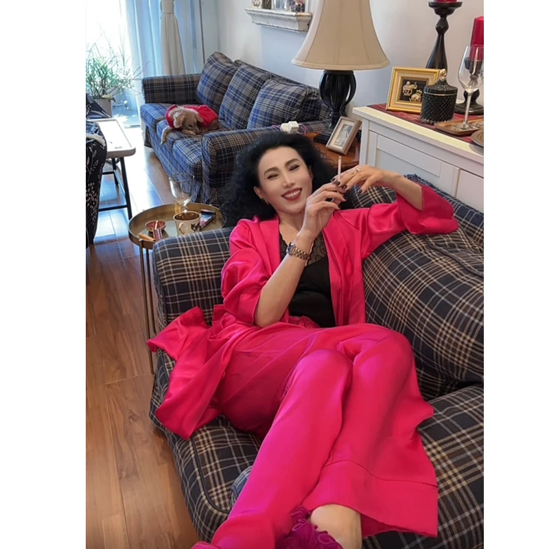 火龙果色青果领睡袍
