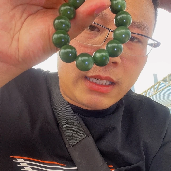 和田玉（糖玉）未镶嵌挂件月*