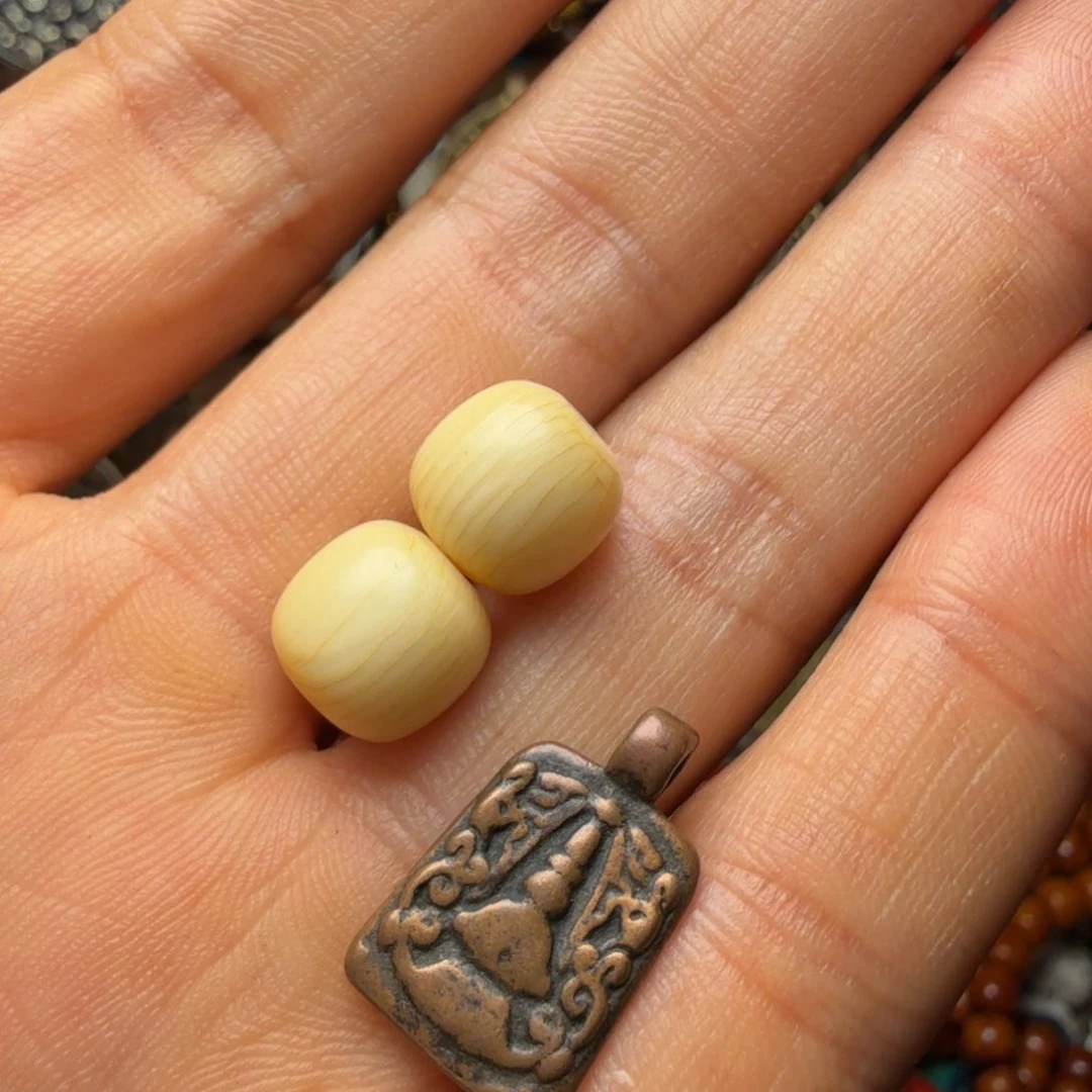 柏香籽/百香籽吊坠朱*