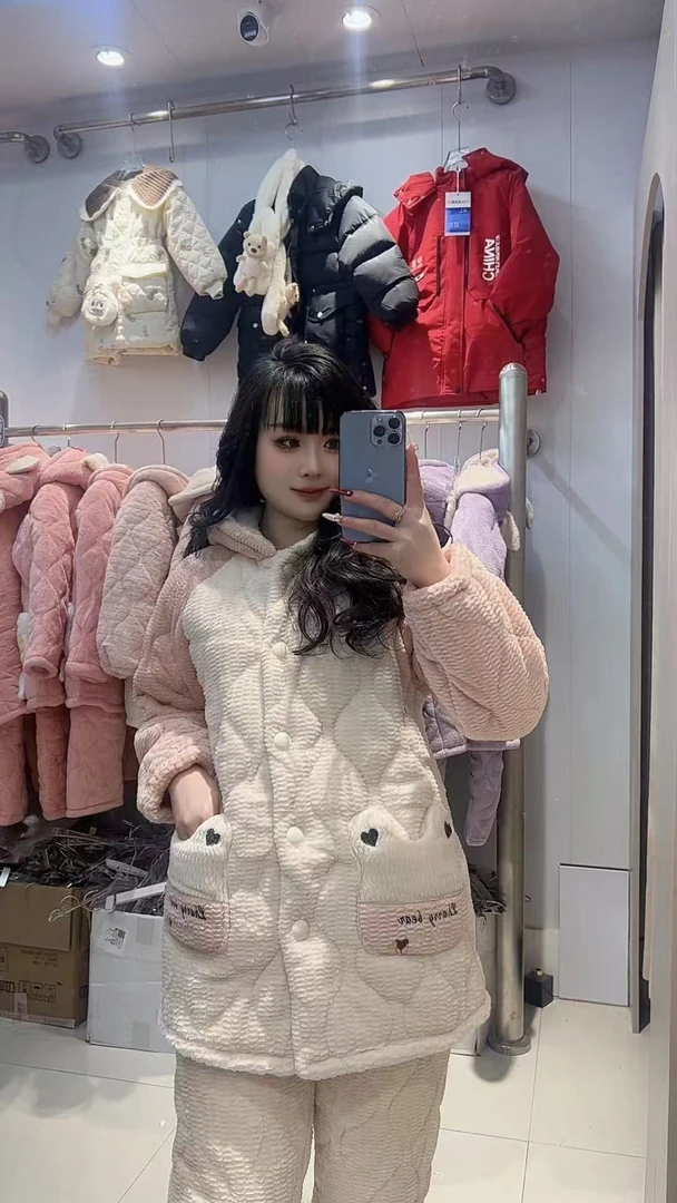 睡衣女士冬季三层加厚加绒法兰绒套装外出保暖珊瑚绒夹棉袄家居服