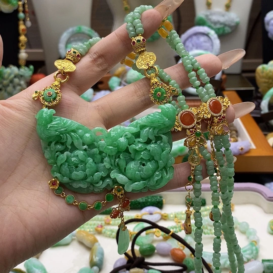 颈饰未镶嵌翡翠项链