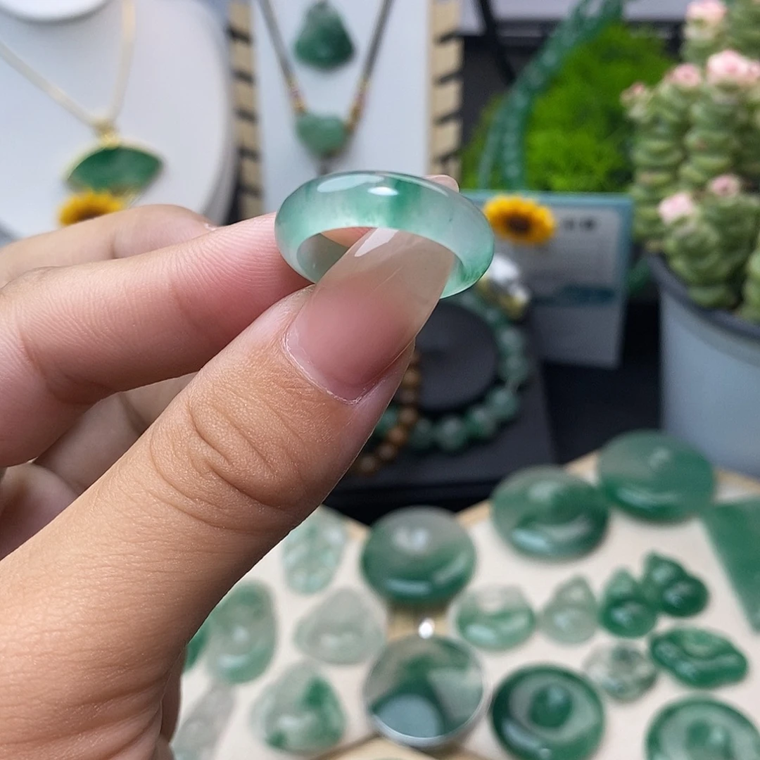 未镶嵌石英岩玉戒指
