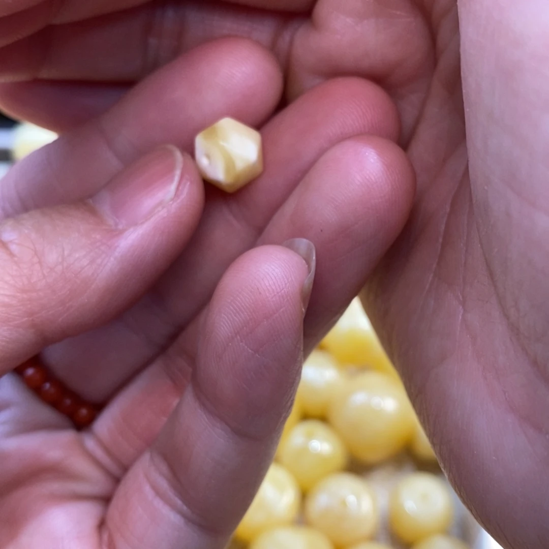 琥珀未镶嵌裸石蜜蜡