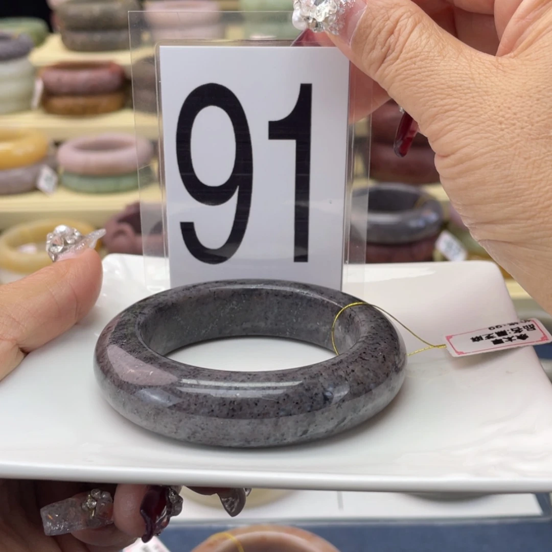 【闪购商品】石英质玉手镯未镶嵌