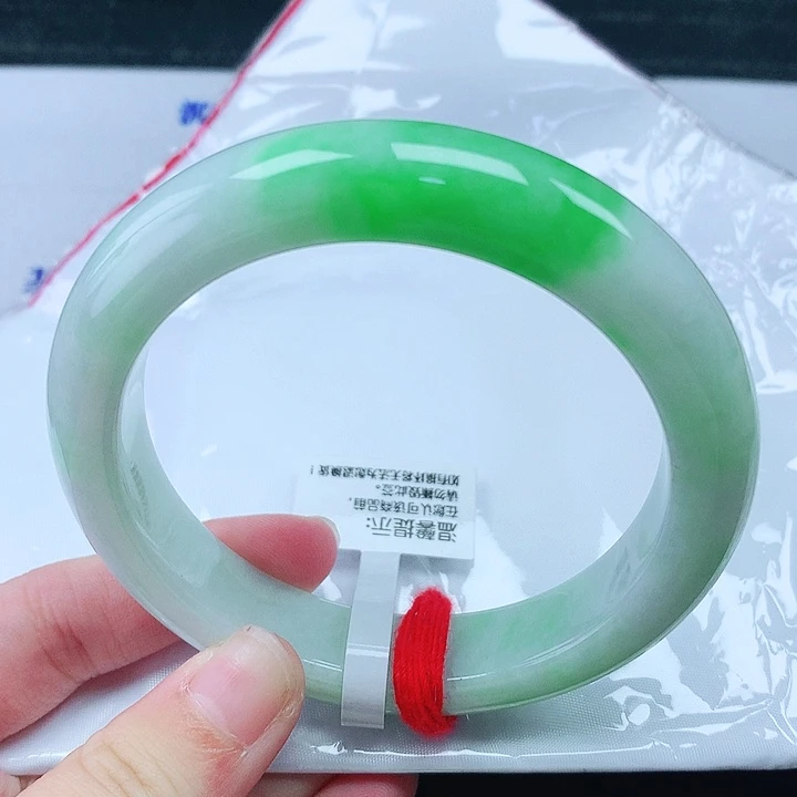 路***漫翡翠手镯未镶嵌58圈