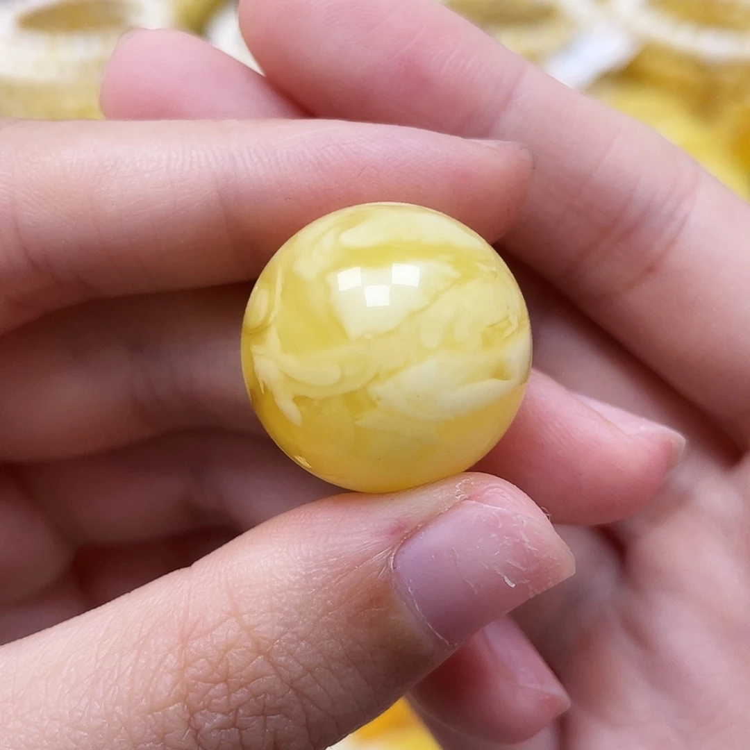 琥珀未镶嵌裸石21mm瑕