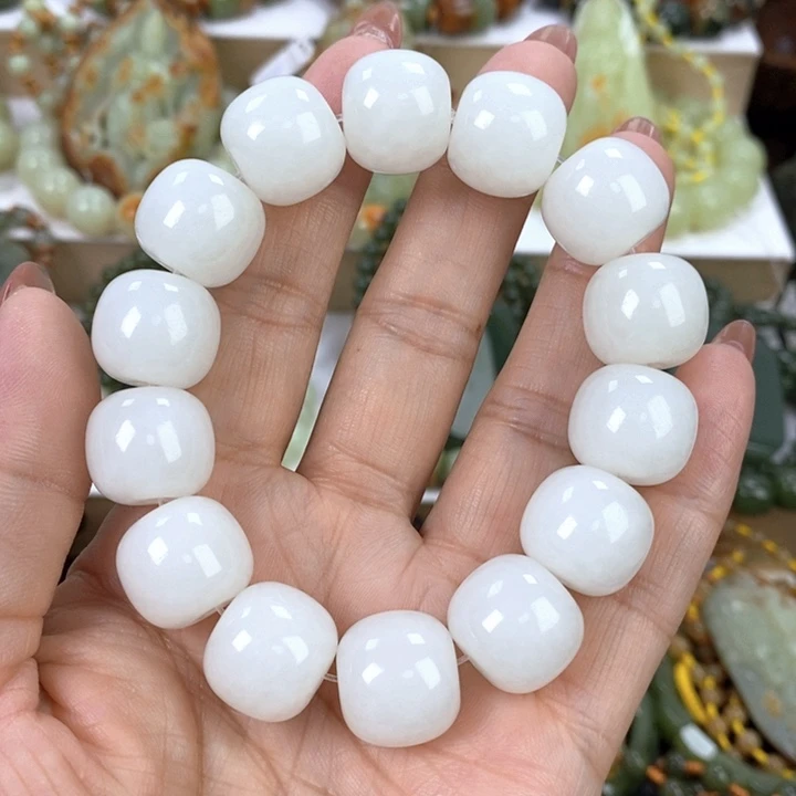 【闪购商品】透闪石质玉手串未镶嵌四**哥