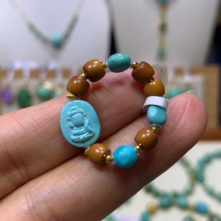 绿松石18K金镶嵌戒指