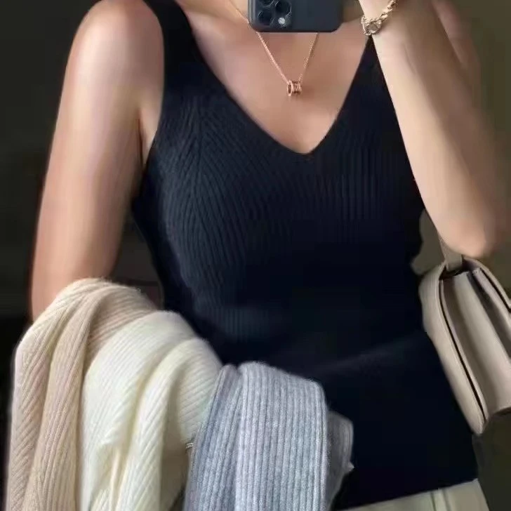 匠心设计感羊 绒 正反两面可穿 圆领V领吊带背心 修身百搭内搭