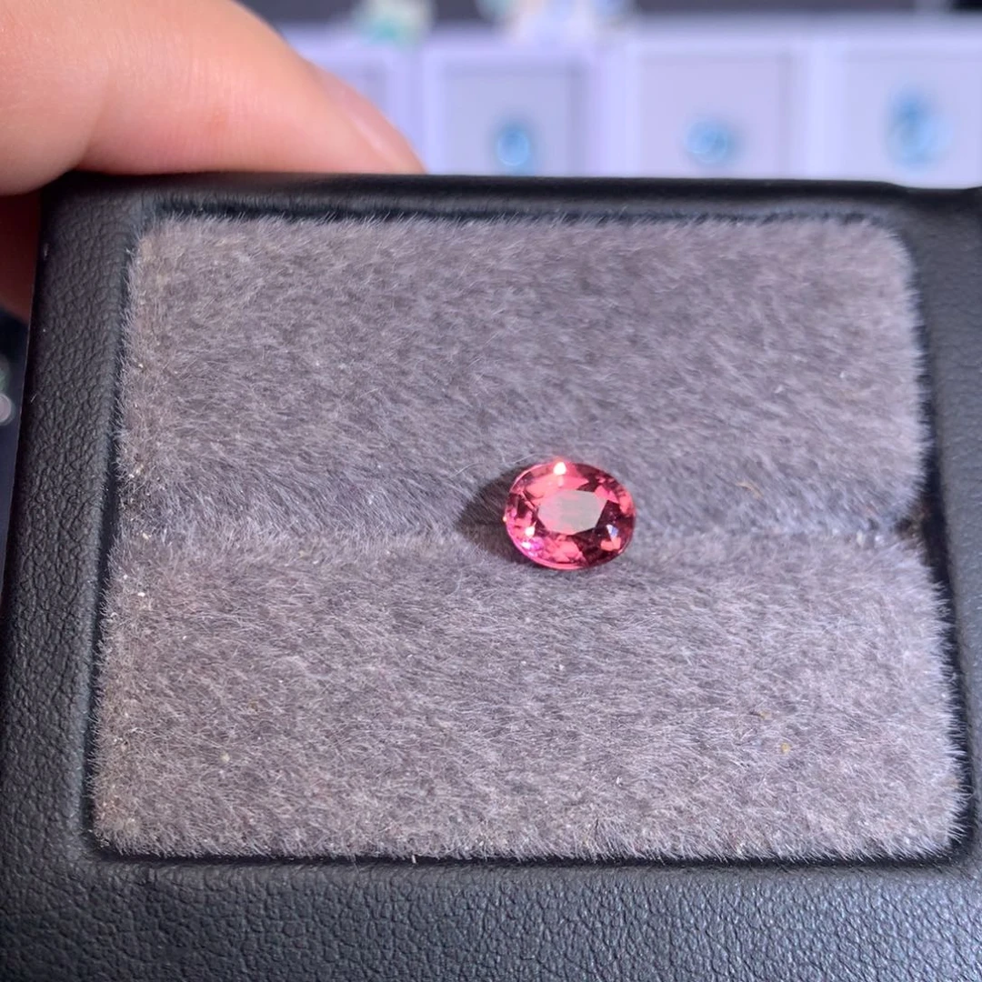 碧玺未镶嵌珠宝奇石1.28ct
