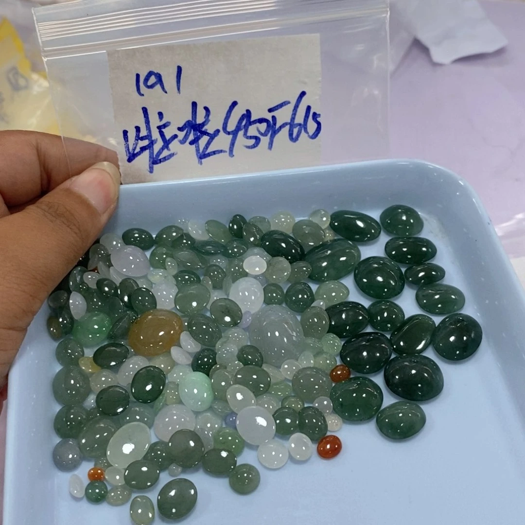 啦***亚定制翡翠未镶嵌我