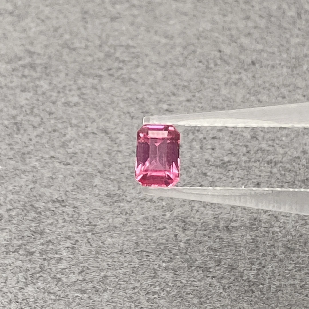 尖晶石LN-0.68ct（01098507）0902