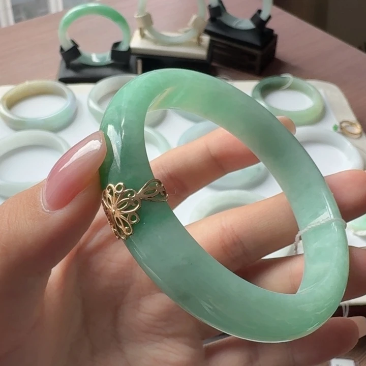 翡翠未镶嵌手镯（序号13）点菜看细节