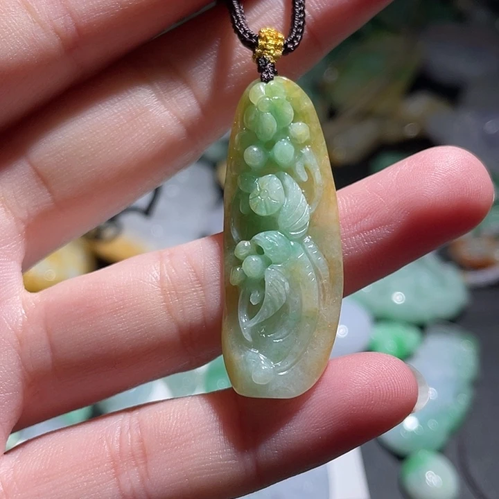 颈饰未镶嵌翡翠天