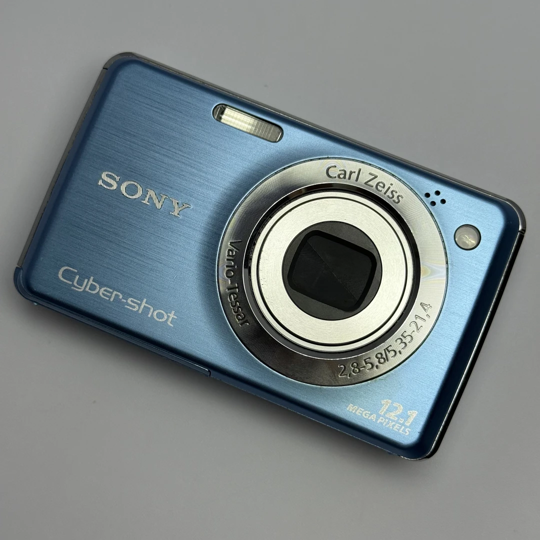 9新 Sony/索尼 w220屏贴膜 色彩好ccd 1210w像素（no退no换）