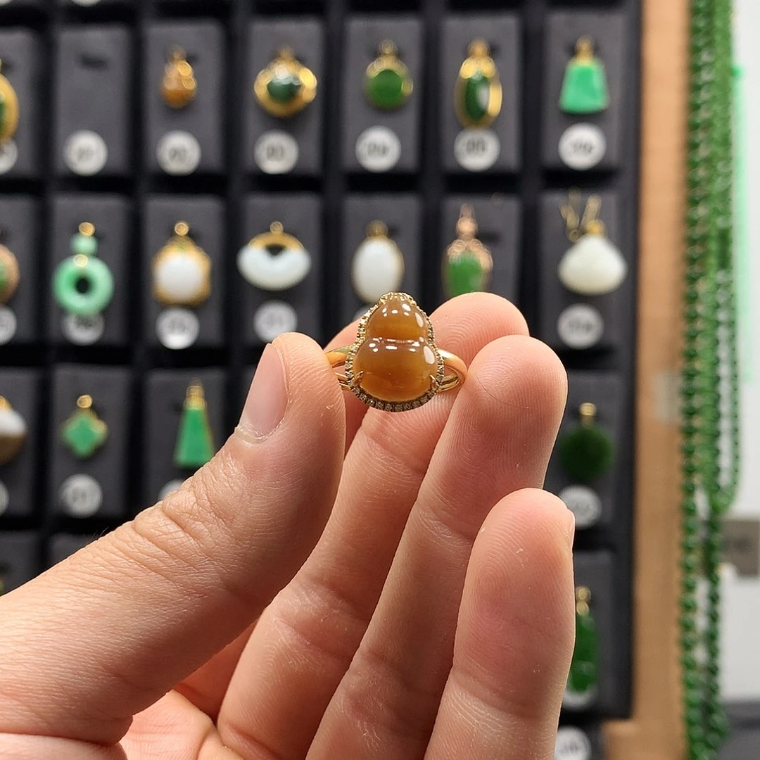 和田玉戒指18K金镶嵌