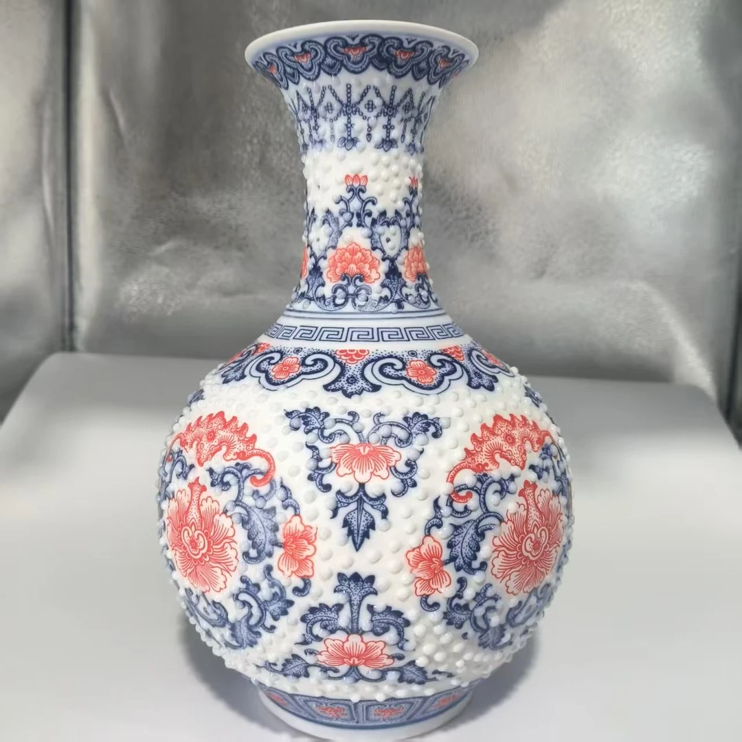 青花釉里红天球瓶