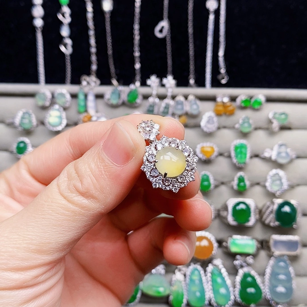 翡翠银S925镶嵌颈饰蛋面