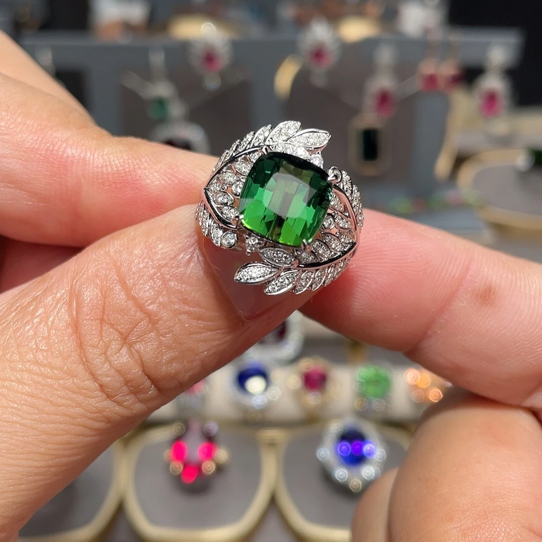 戒指18K金镶嵌碧玺5.71ct