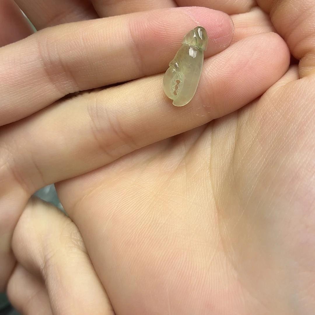 翡翠未镶嵌颈饰蟹嵌