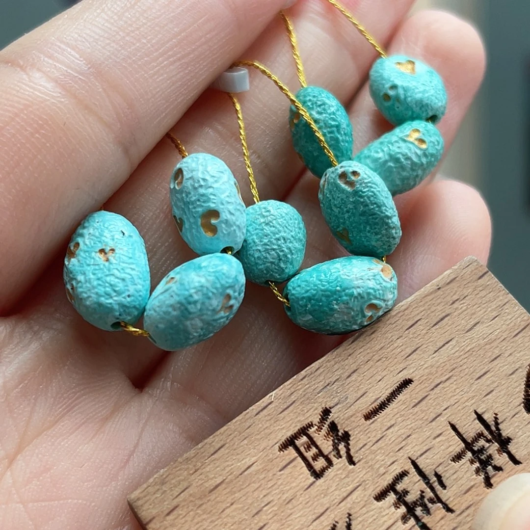 绿松石未镶嵌颈饰