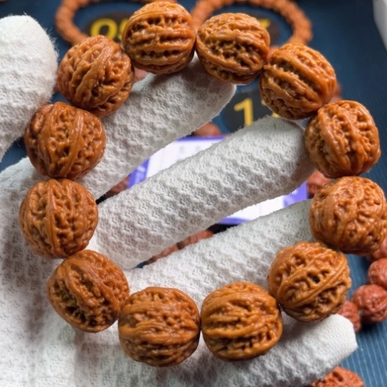 文玩核桃手串核桃手串