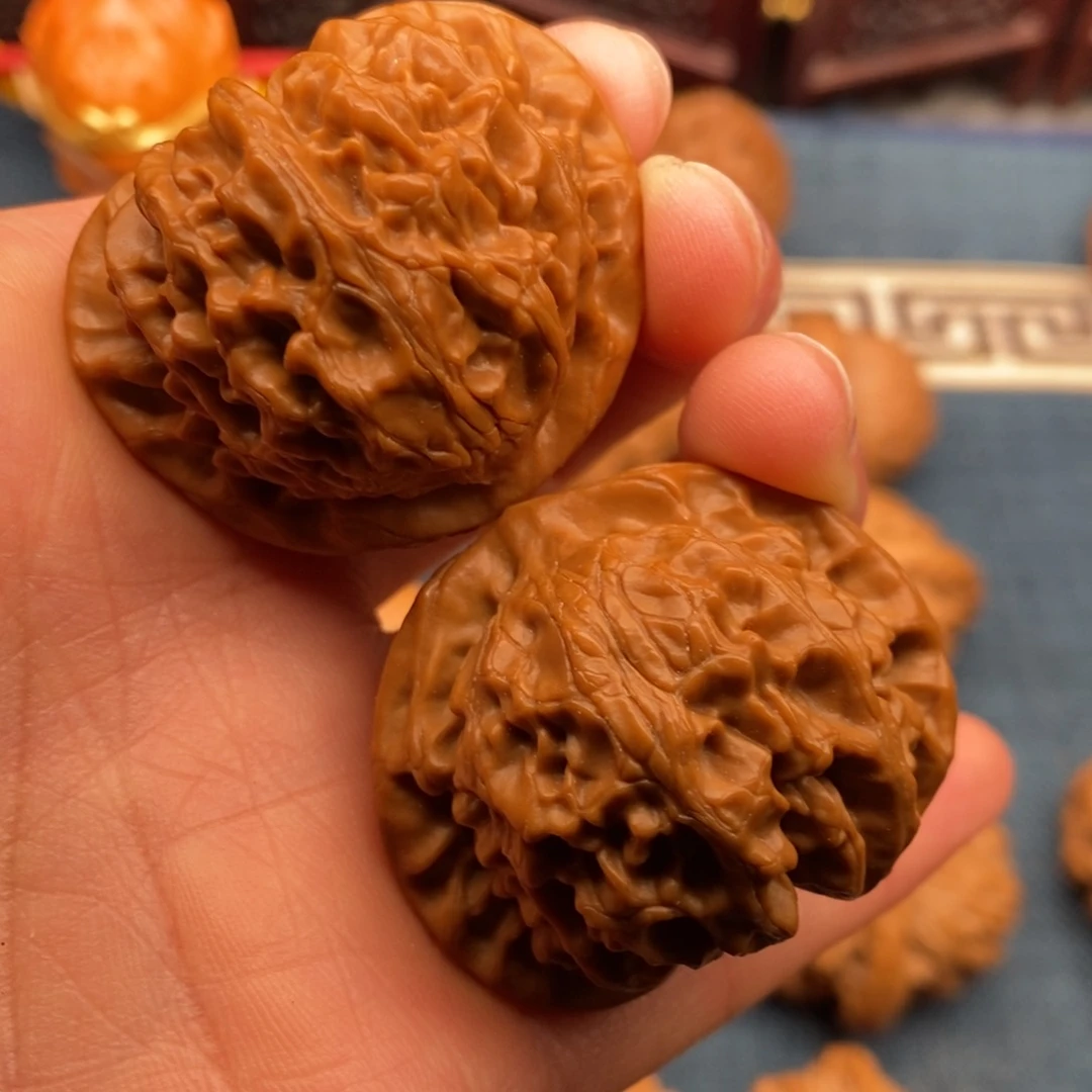 文玩核桃把件40.5全品桃心宫灯