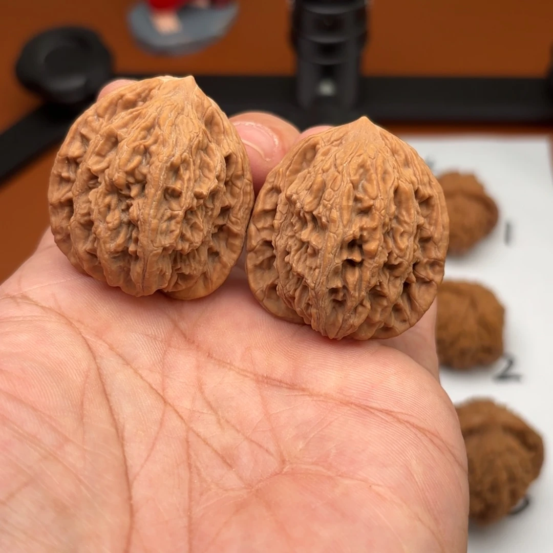 甘***先文玩核桃把件麦穗虎头