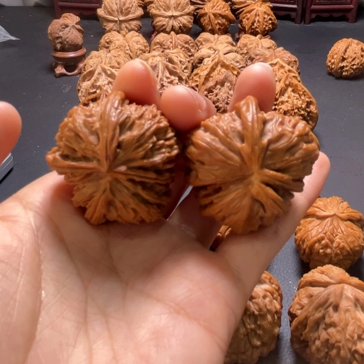 吊坠文玩核桃白狮子挂角38尺寸核桃哈哈哈哈哈